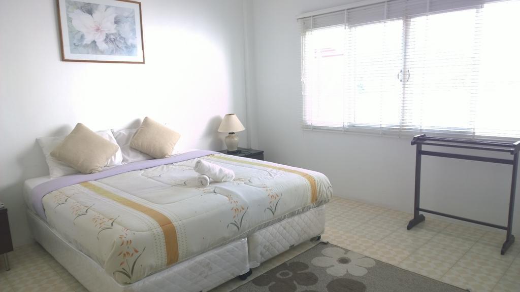 Corner Cafe Bed & Breakfast Hua Hin Exterior photo