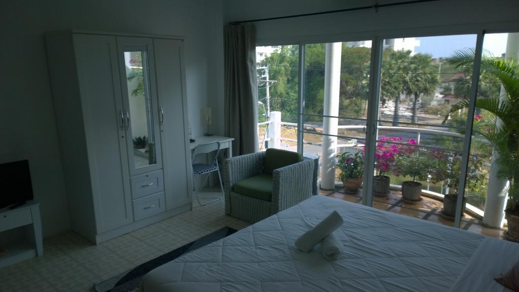 Corner Cafe Bed & Breakfast Hua Hin Exterior photo