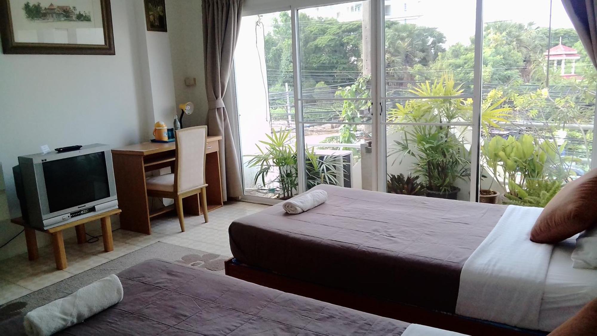 Corner Cafe Bed & Breakfast Hua Hin Exterior photo