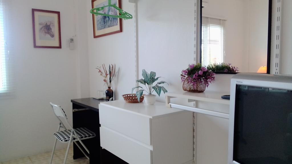 Corner Cafe Bed & Breakfast Hua Hin Exterior photo