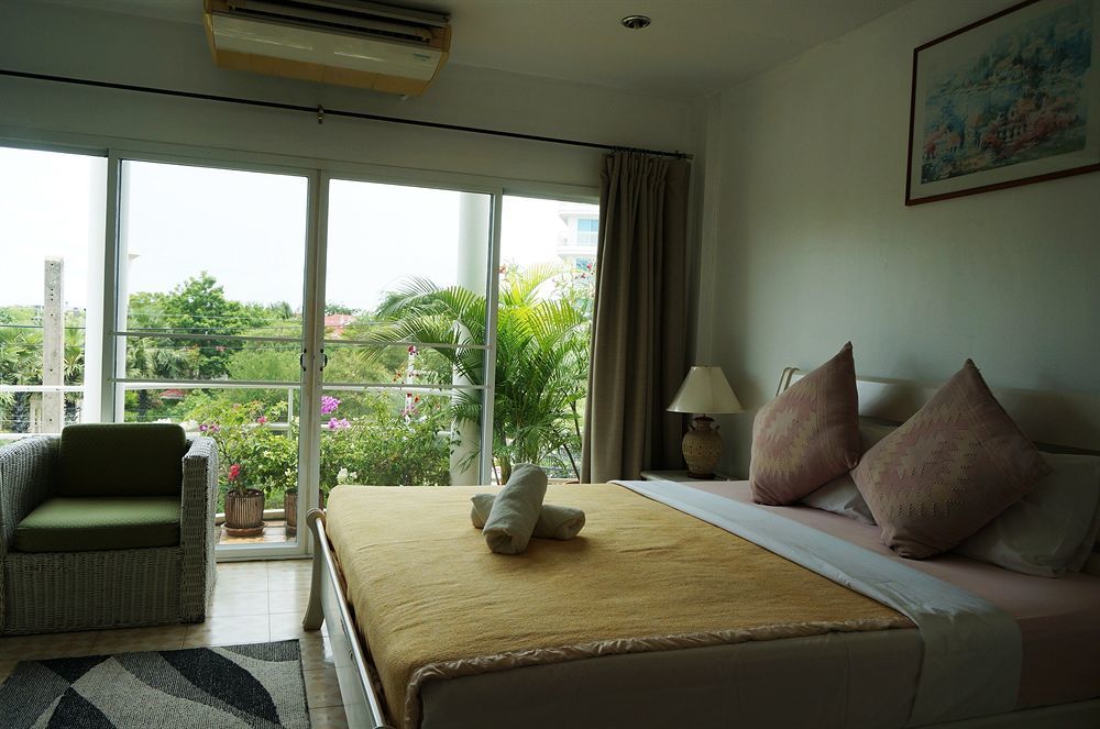Corner Cafe Bed & Breakfast Hua Hin Exterior photo