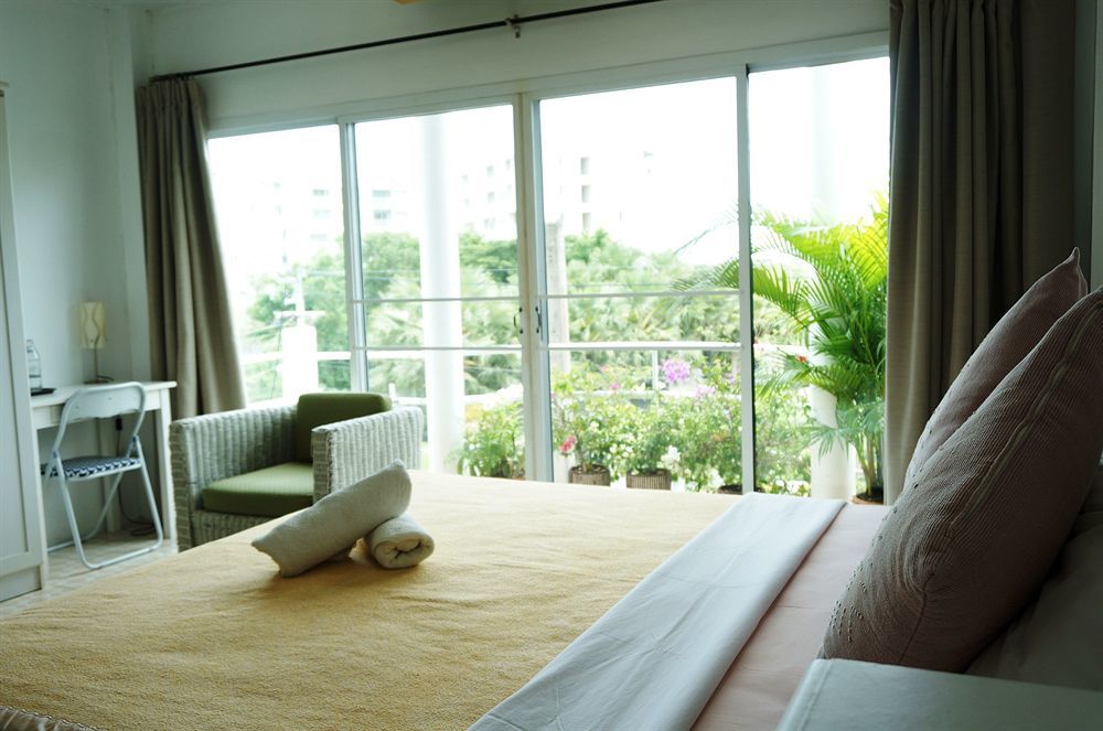 Corner Cafe Bed & Breakfast Hua Hin Exterior photo