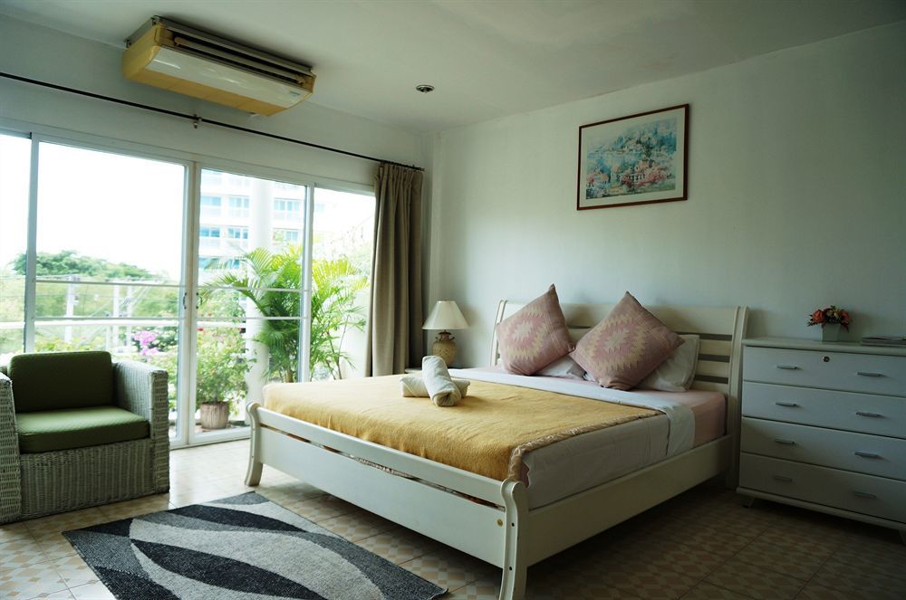 Corner Cafe Bed & Breakfast Hua Hin Exterior photo