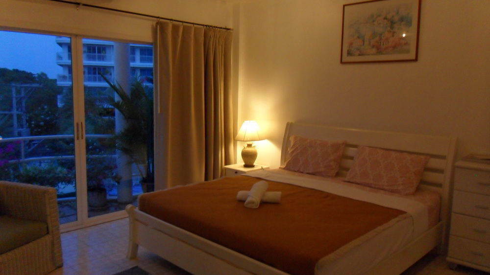 Corner Cafe Bed & Breakfast Hua Hin Exterior photo