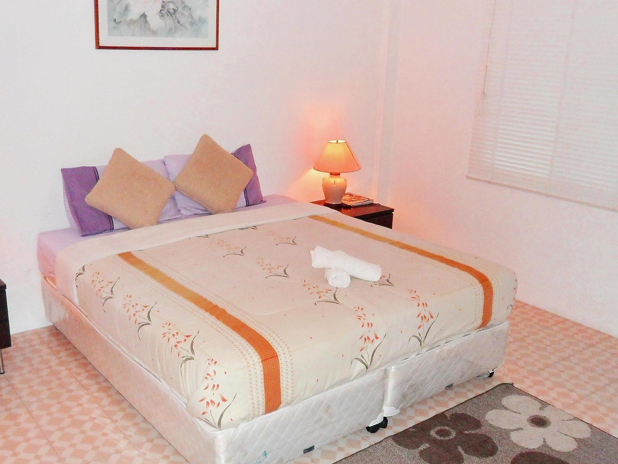 Corner Cafe Bed & Breakfast Hua Hin Exterior photo