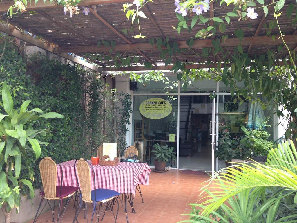 Corner Cafe Bed & Breakfast Hua Hin Exterior photo